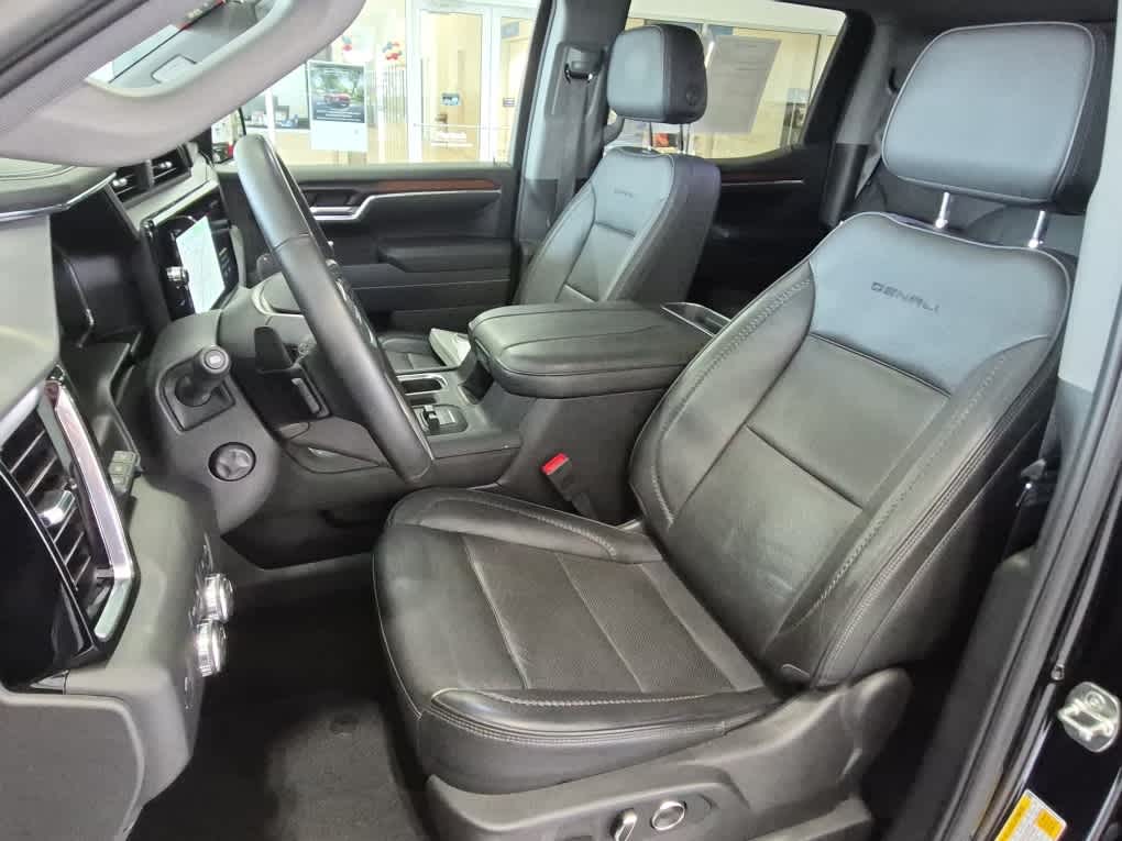 2025 GMC Sierra 1500 Denali - Onyx Black exterior view 11