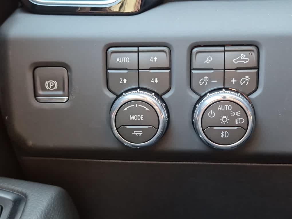 2026 GMC Sierra 1500 Denali - Glacier White Tricoat exterior view 18