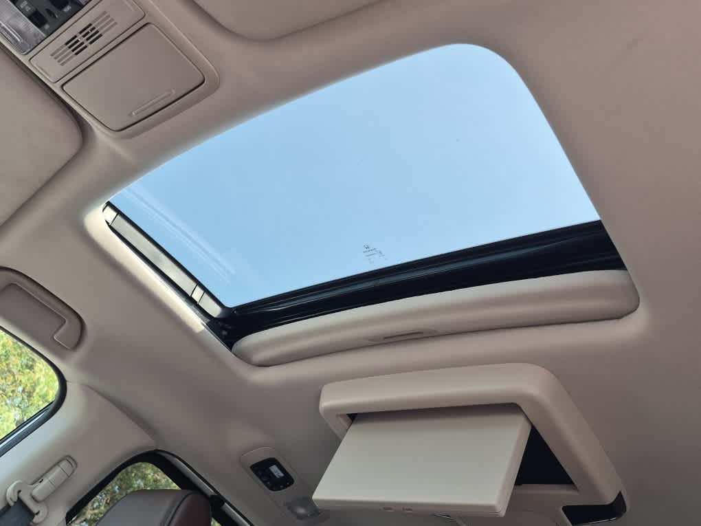 2025 Honda Odyssey Elite - Platinum White Pearl exterior view 14