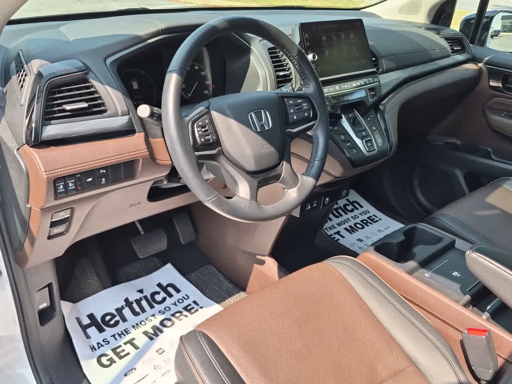 2025 Honda Odyssey Elite - Platinum White Pearl exterior view 13