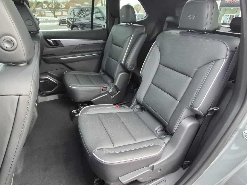 2026 Buick Enclave Sport Touring - Moonstone Gray Metallic exterior view 8