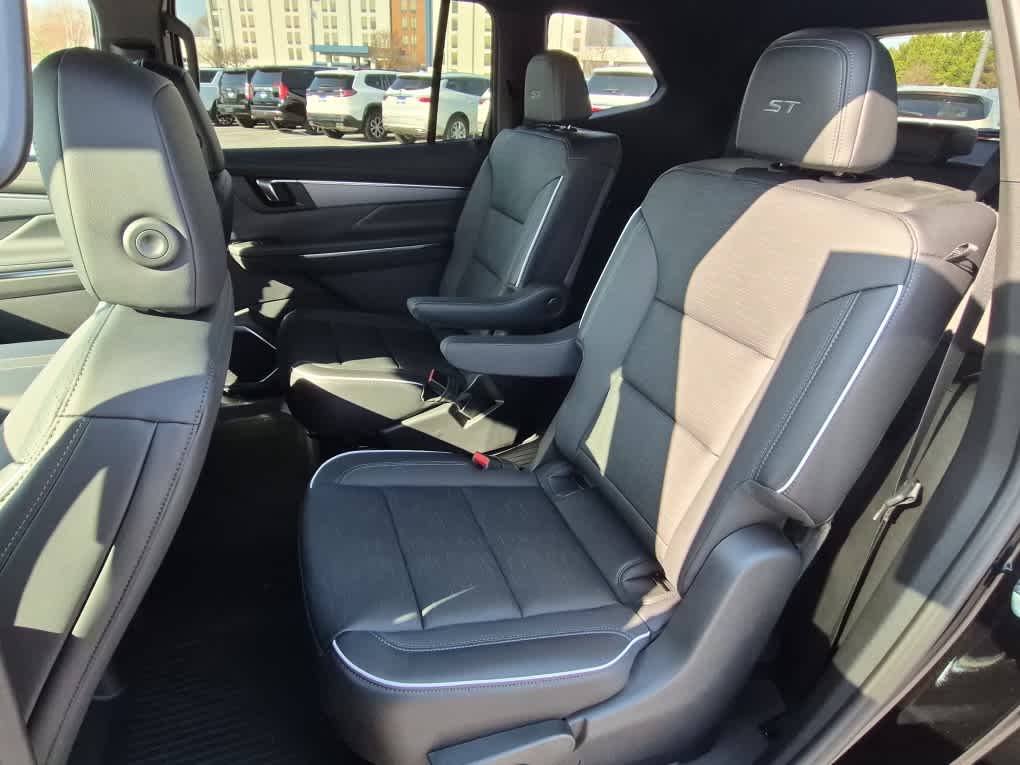 2026 Buick Enclave Sport Touring - Ebony Twilight Metallic exterior view 8