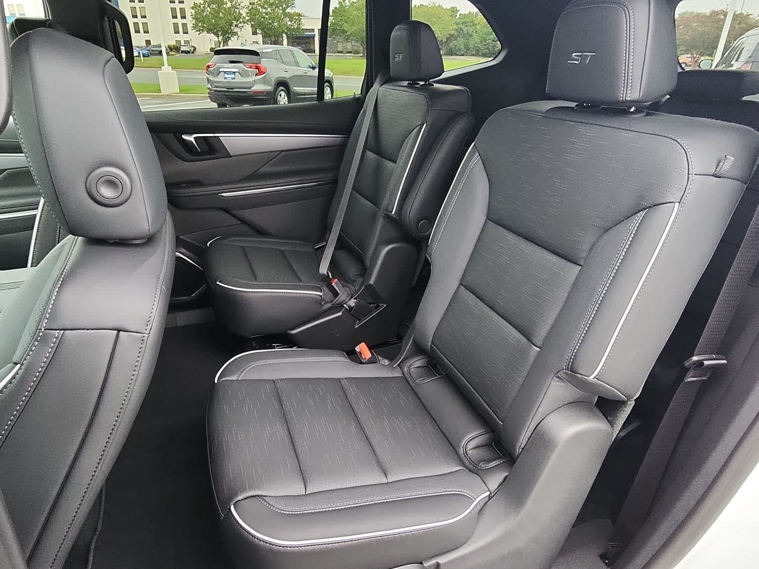 2026 Buick Enclave Sport Touring - Summit White exterior view 8