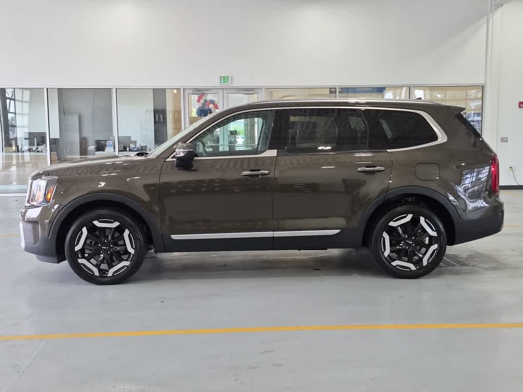 2024 Kia Telluride S - Dark Moss exterior view 5