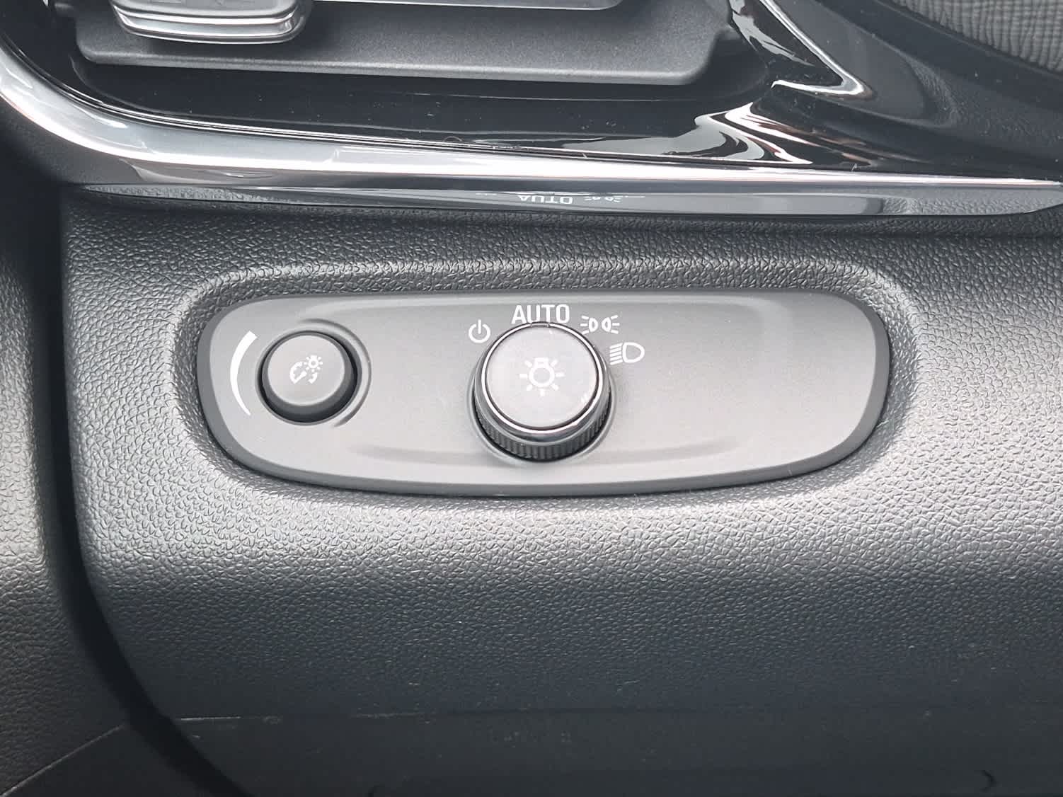 2026 Buick Envista Sport Touring - Summit White exterior view 17