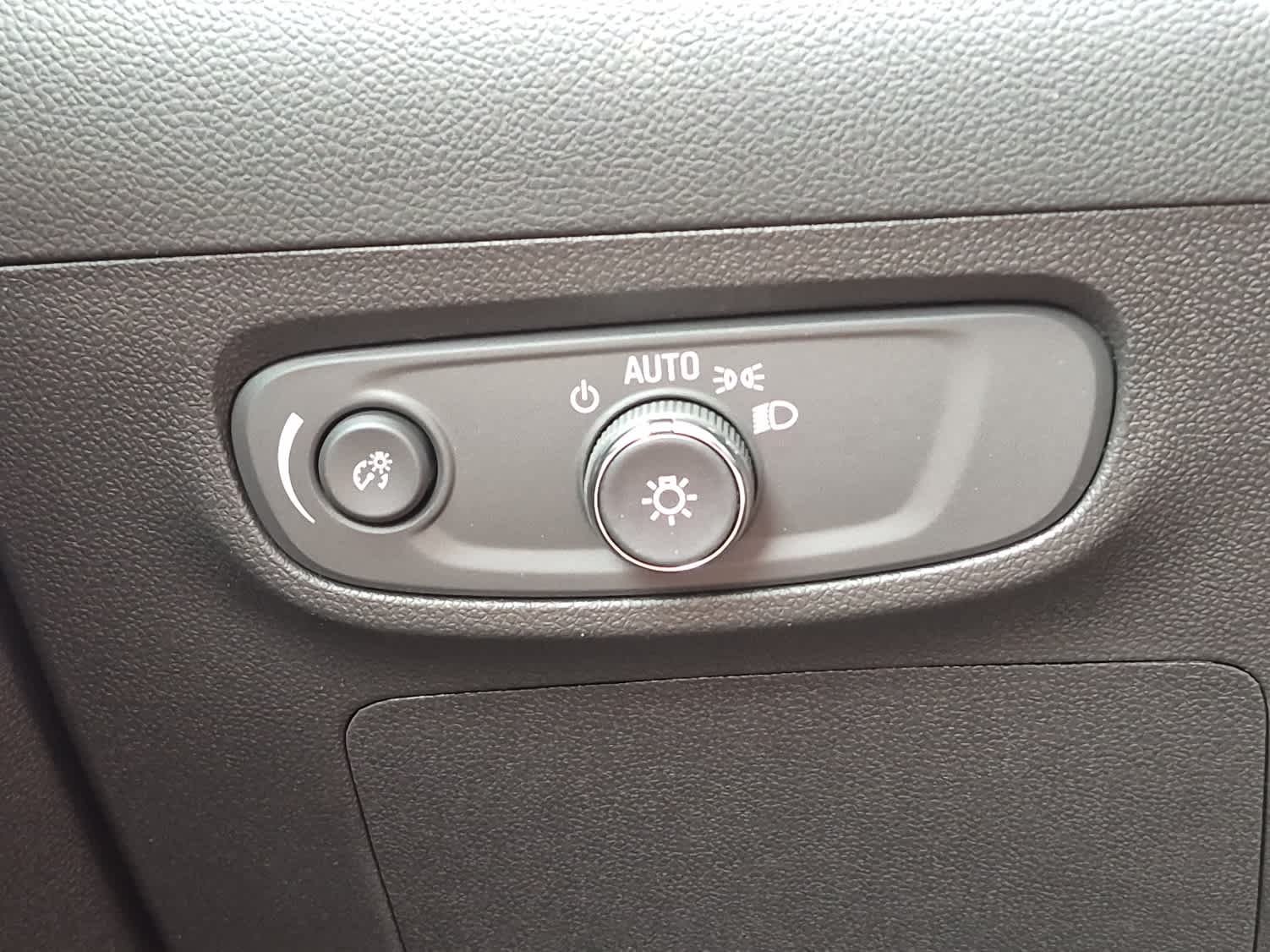 2026 Buick Encore GX Sport Touring - Summit White exterior view 17