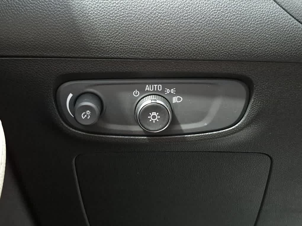 2024 Buick Encore GX Sport Touring - Summit White exterior view 18