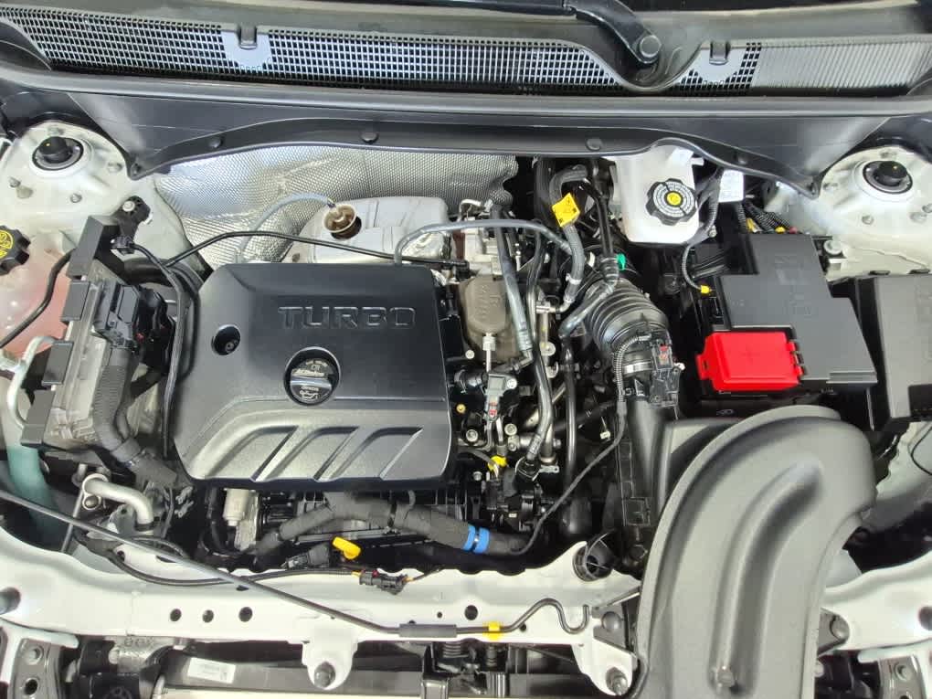 2024 Buick Encore GX Sport Touring - Summit White exterior view 19