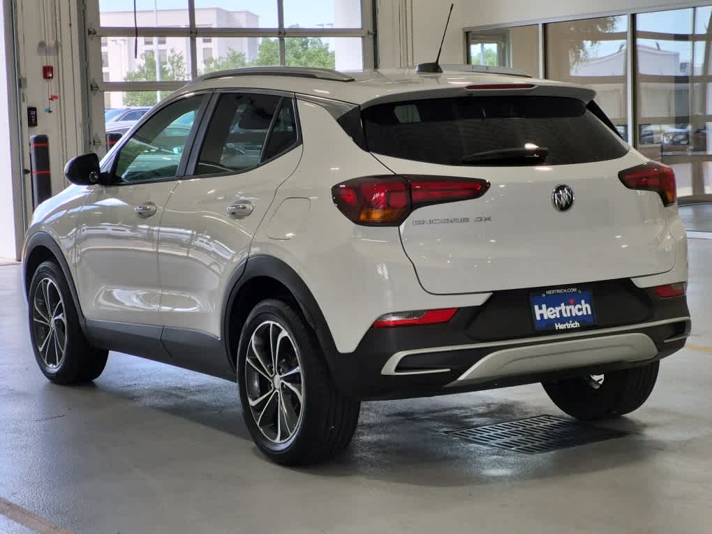 2022 Buick Encore GX Select - Summit White exterior view 4