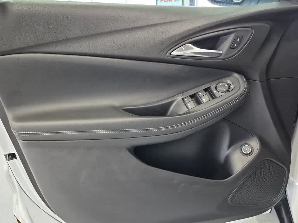 2022 Buick Encore GX Select - Summit White exterior view 9