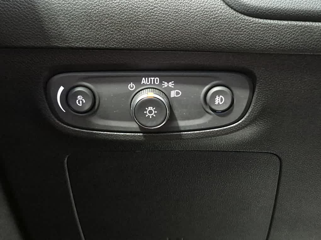 2022 Buick Encore GX Select - Summit White exterior view 18