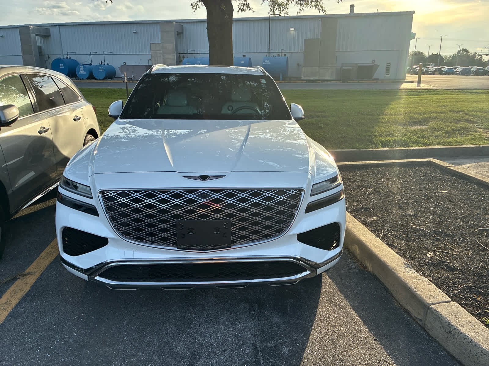 2025 Genesis GV80 3.5T Prestige - Uyuni White exterior view 2