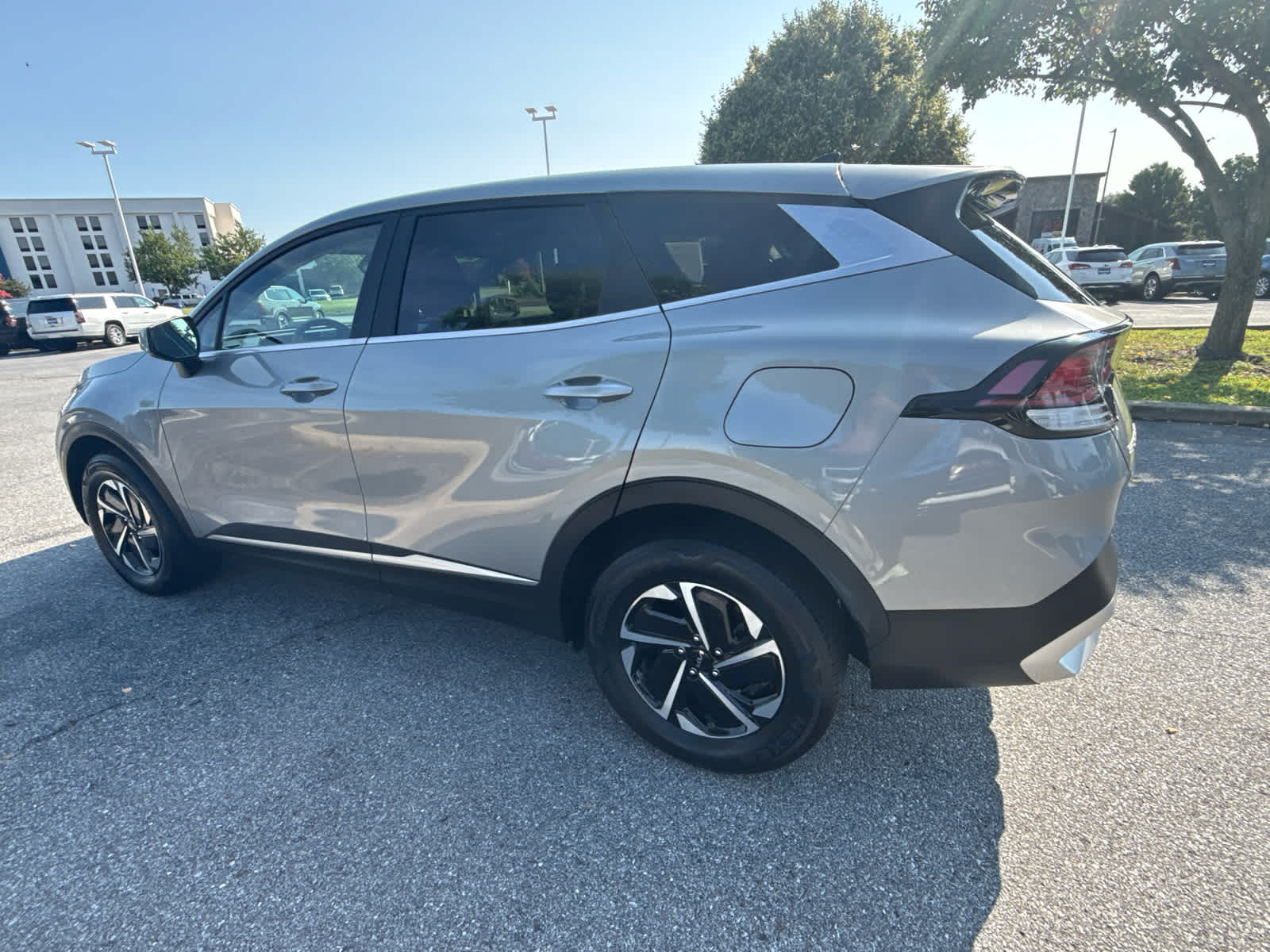 2023 Kia Sportage Hybrid LX - Steel Gray exterior view 9
