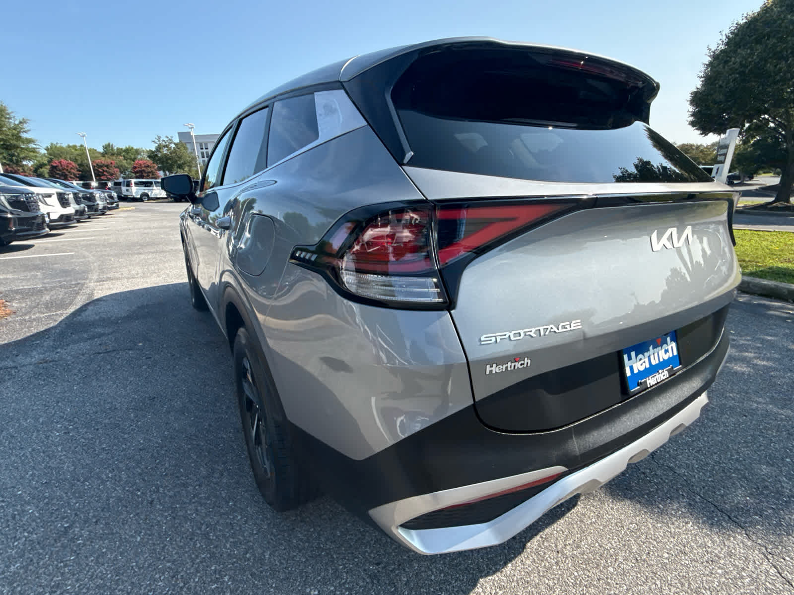 2023 Kia Sportage Hybrid LX - Steel Gray exterior view 8