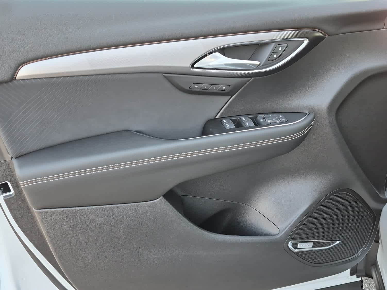 2026 Buick Envision Sport Touring - Iridescent White Tricoat exterior view 9