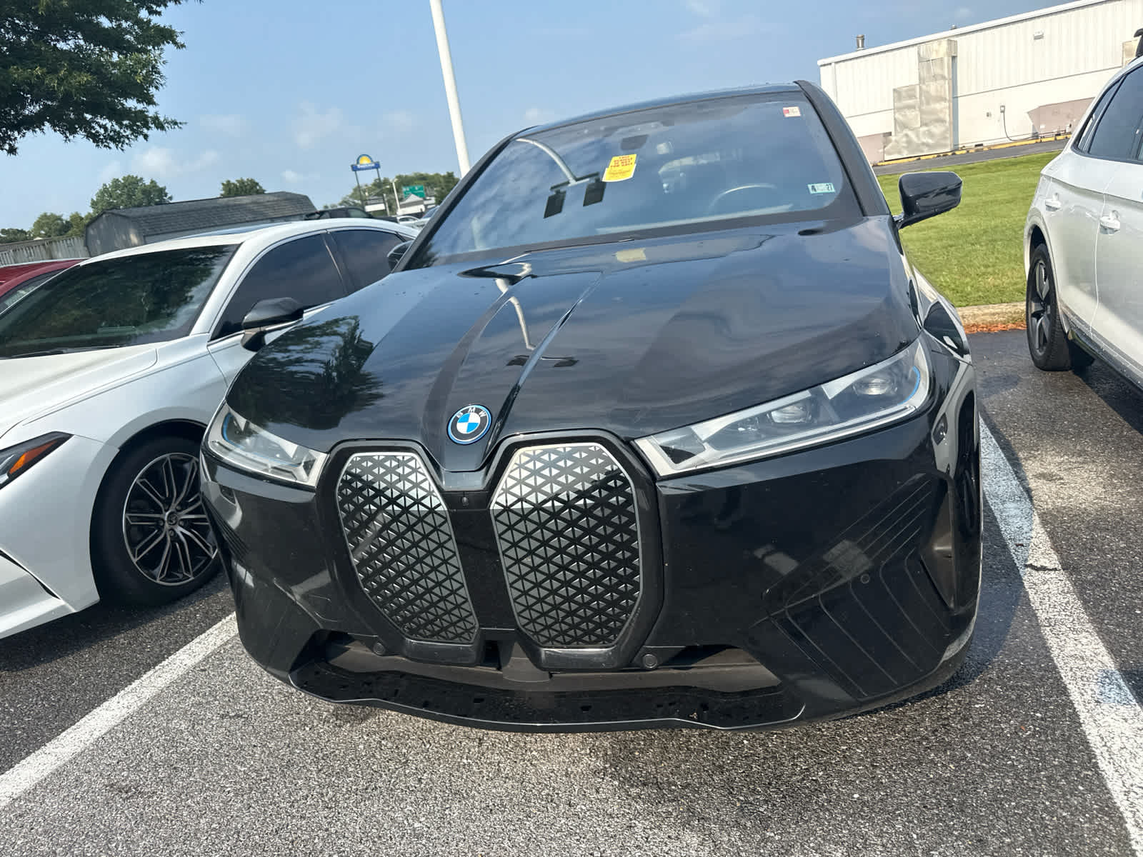 2022 BMW iX xDrive50 xDrive50 - Black Sapphire Metallic exterior view 2