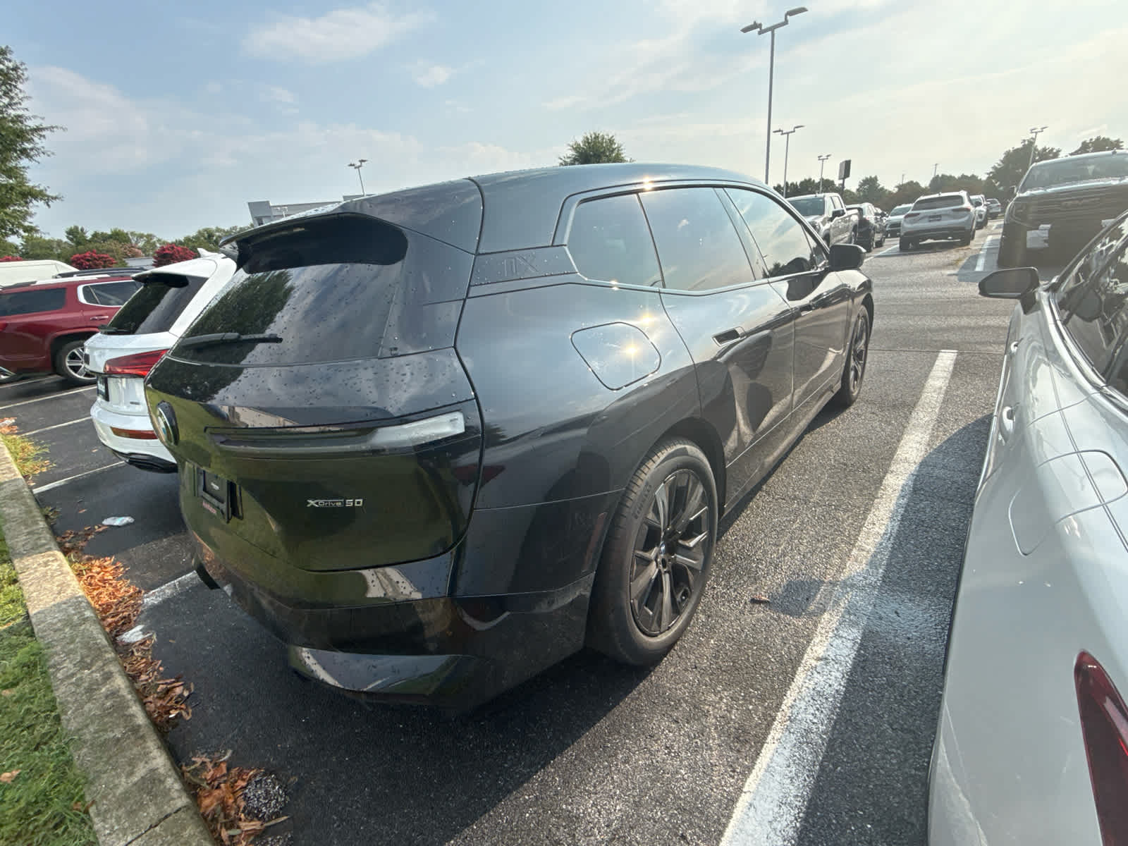 2022 BMW iX xDrive50 xDrive50 - Black Sapphire Metallic exterior view 5