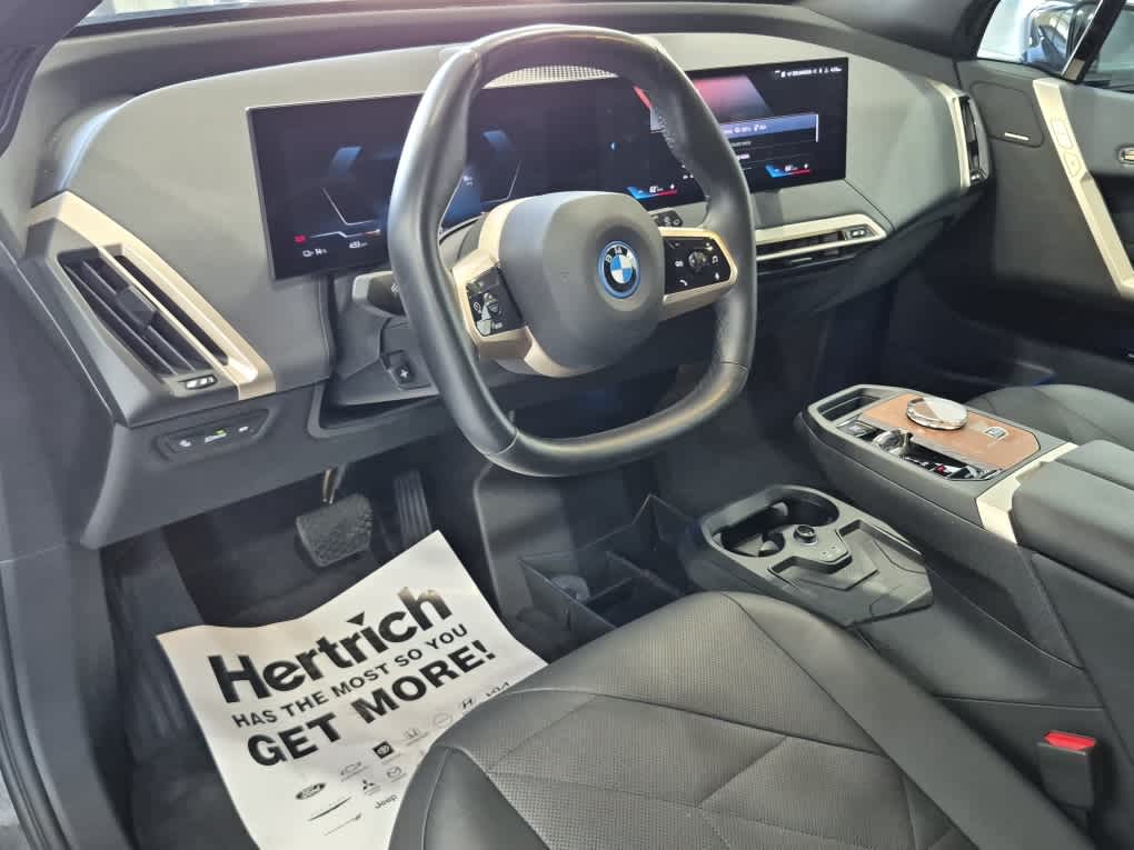 2022 BMW iX xDrive50 xDrive50 - Black Sapphire Metallic exterior view 11