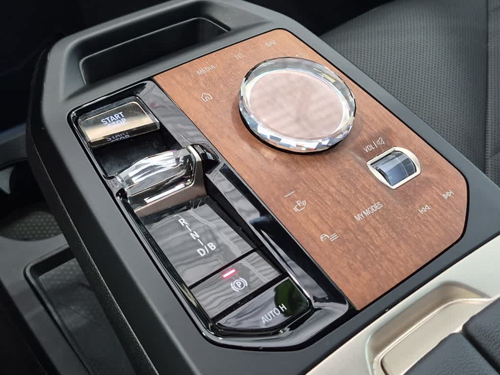2022 BMW iX xDrive50 xDrive50 - Black Sapphire Metallic exterior view 12