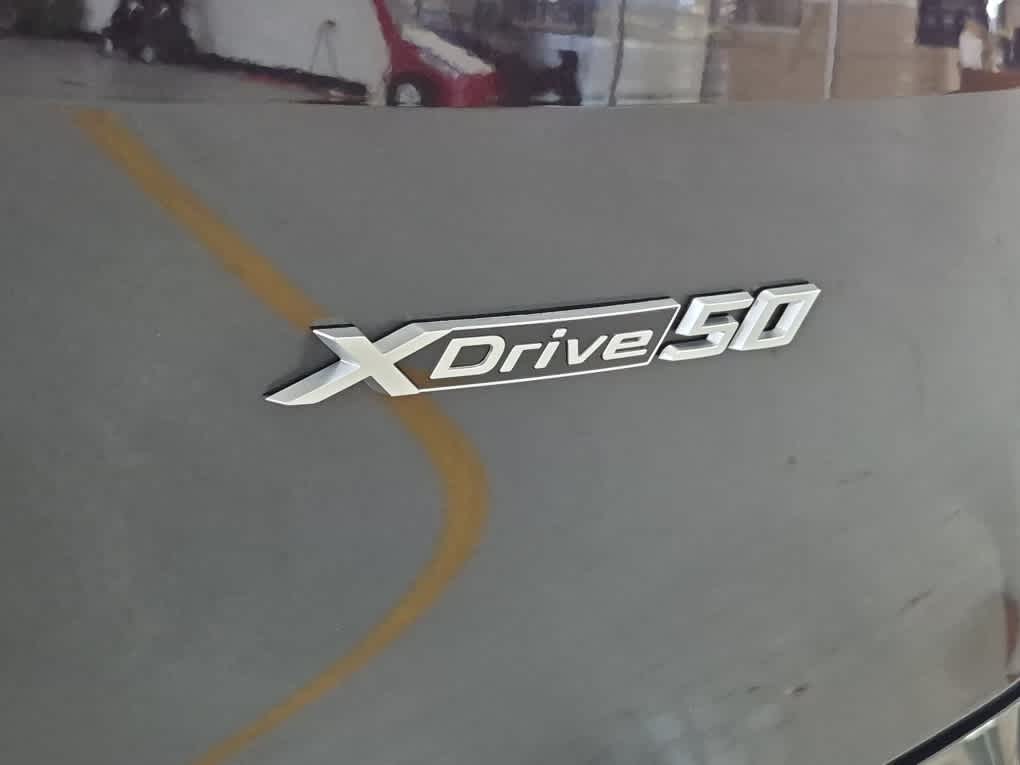 2022 BMW iX xDrive50 xDrive50 - Black Sapphire Metallic exterior view 18