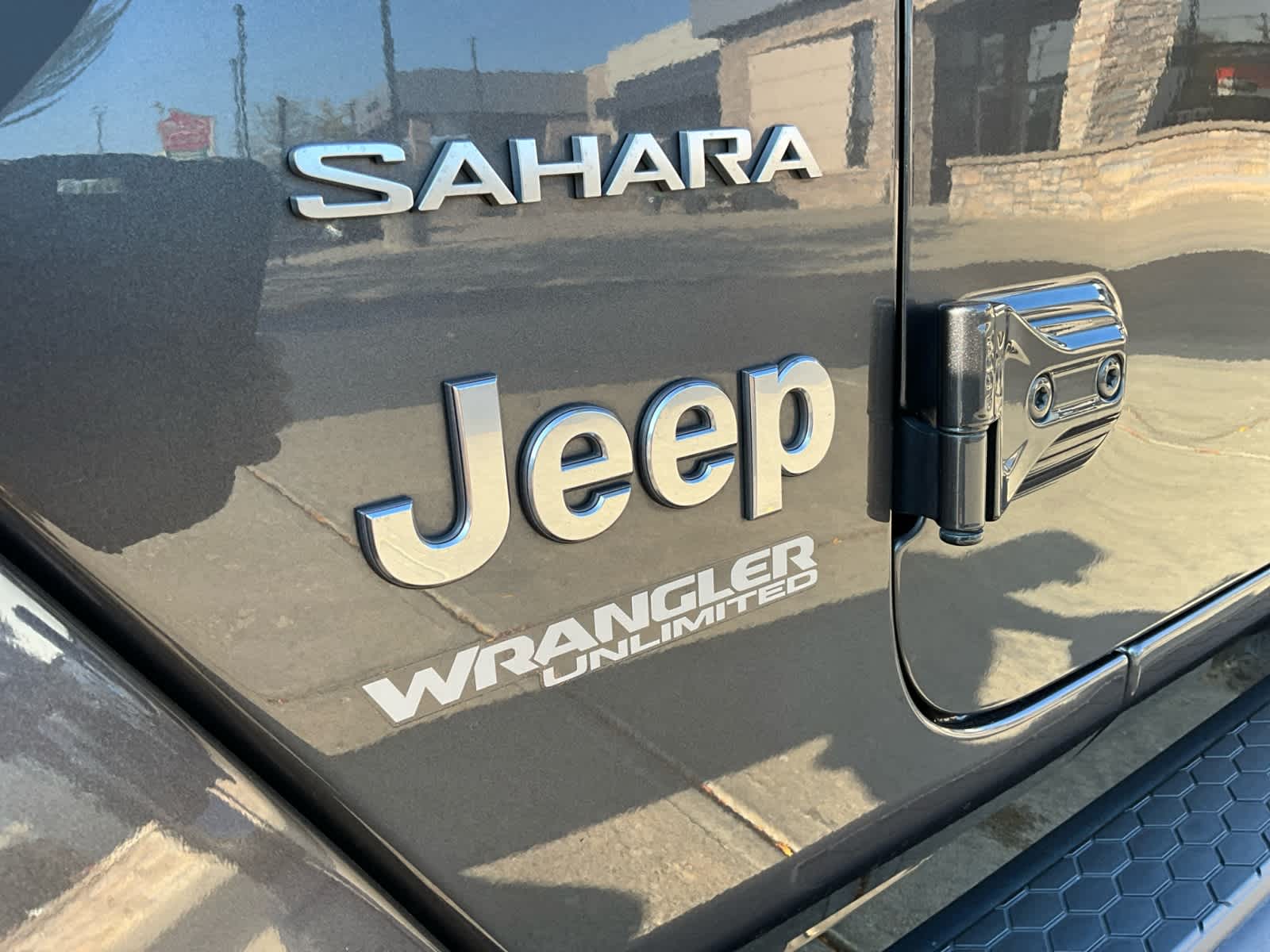 2022 Jeep Wrangler Unlimited Sahara 16