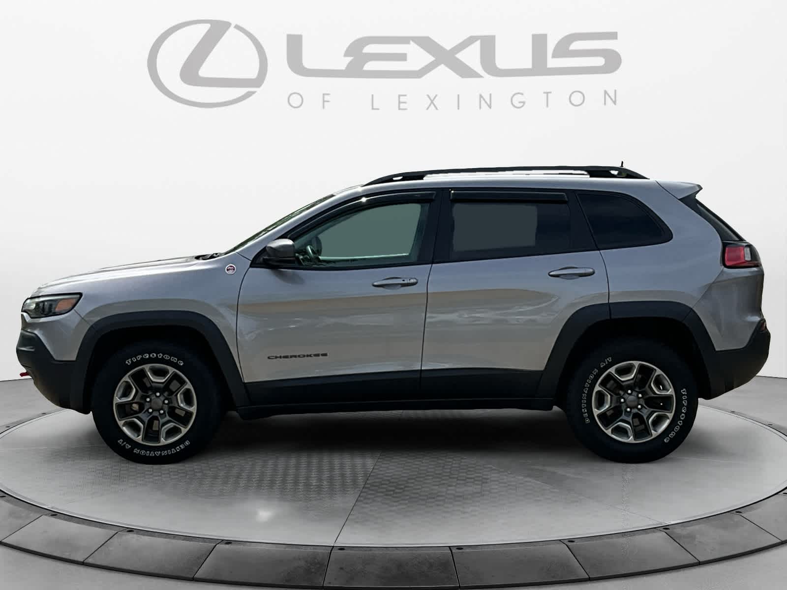 2019 Jeep Cherokee Trailhawk 2