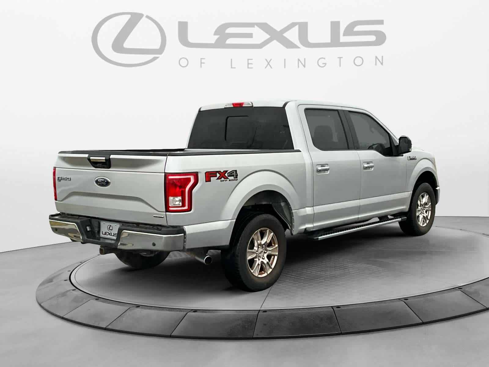 2016 Ford F-150 XLT 4WD SuperCrew 145 5