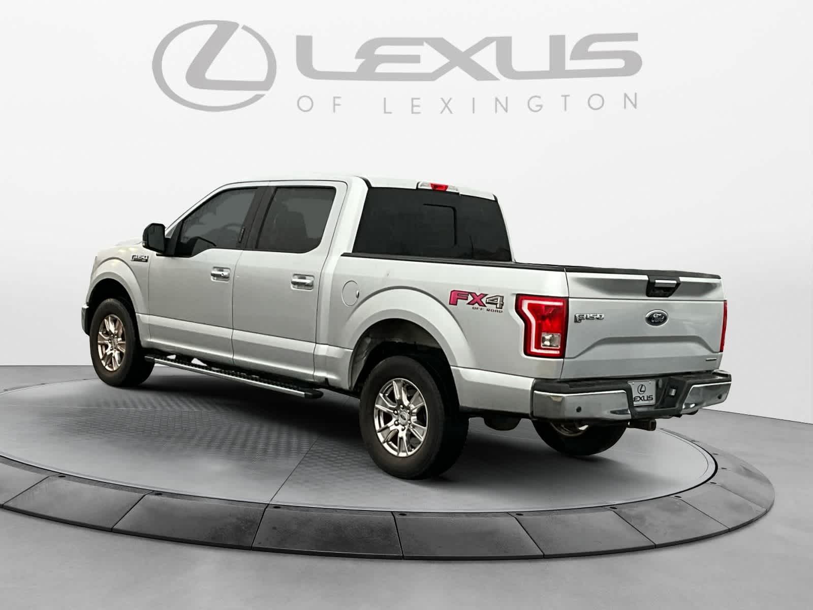 2016 Ford F-150 XLT 4WD SuperCrew 145 3