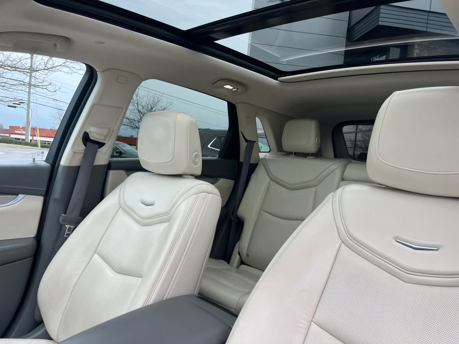 2017 Cadillac XT5 Luxury FWD 30