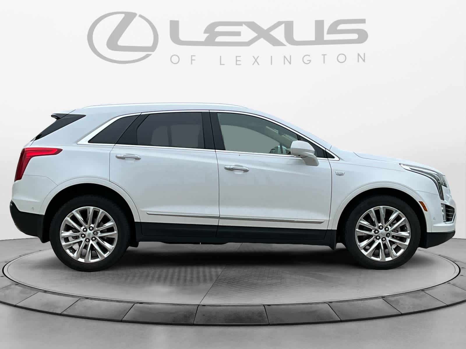 2017 Cadillac XT5 Platinum AWD 6