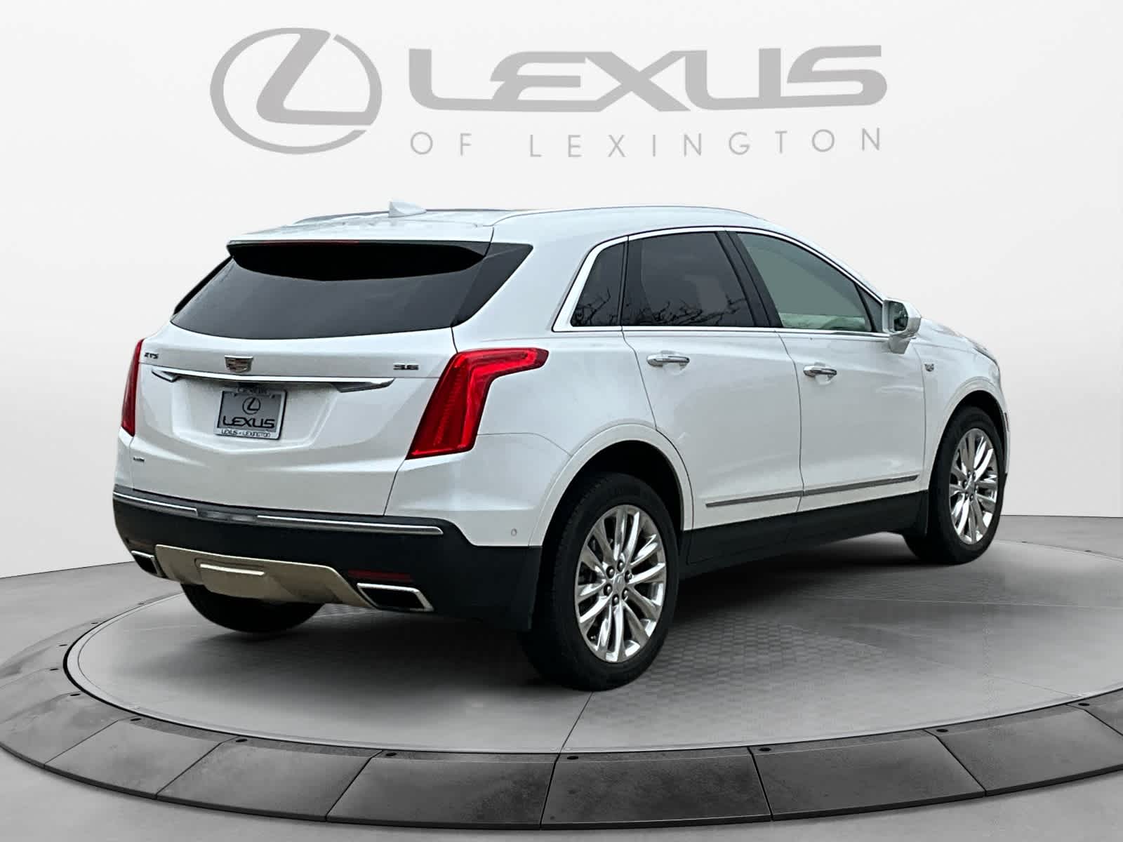 2017 Cadillac XT5 Platinum AWD 5