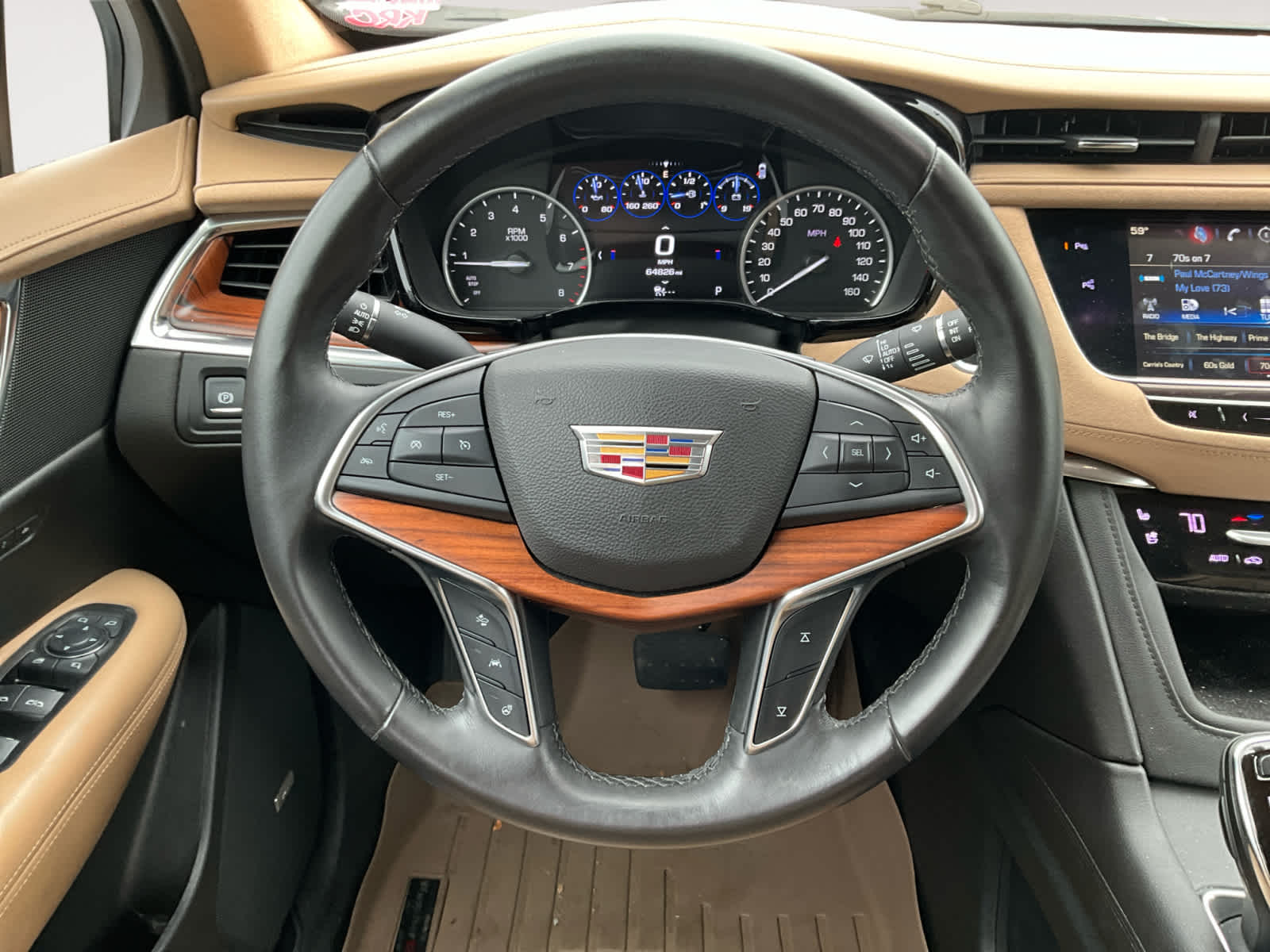 2017 Cadillac XT5 Platinum AWD 12