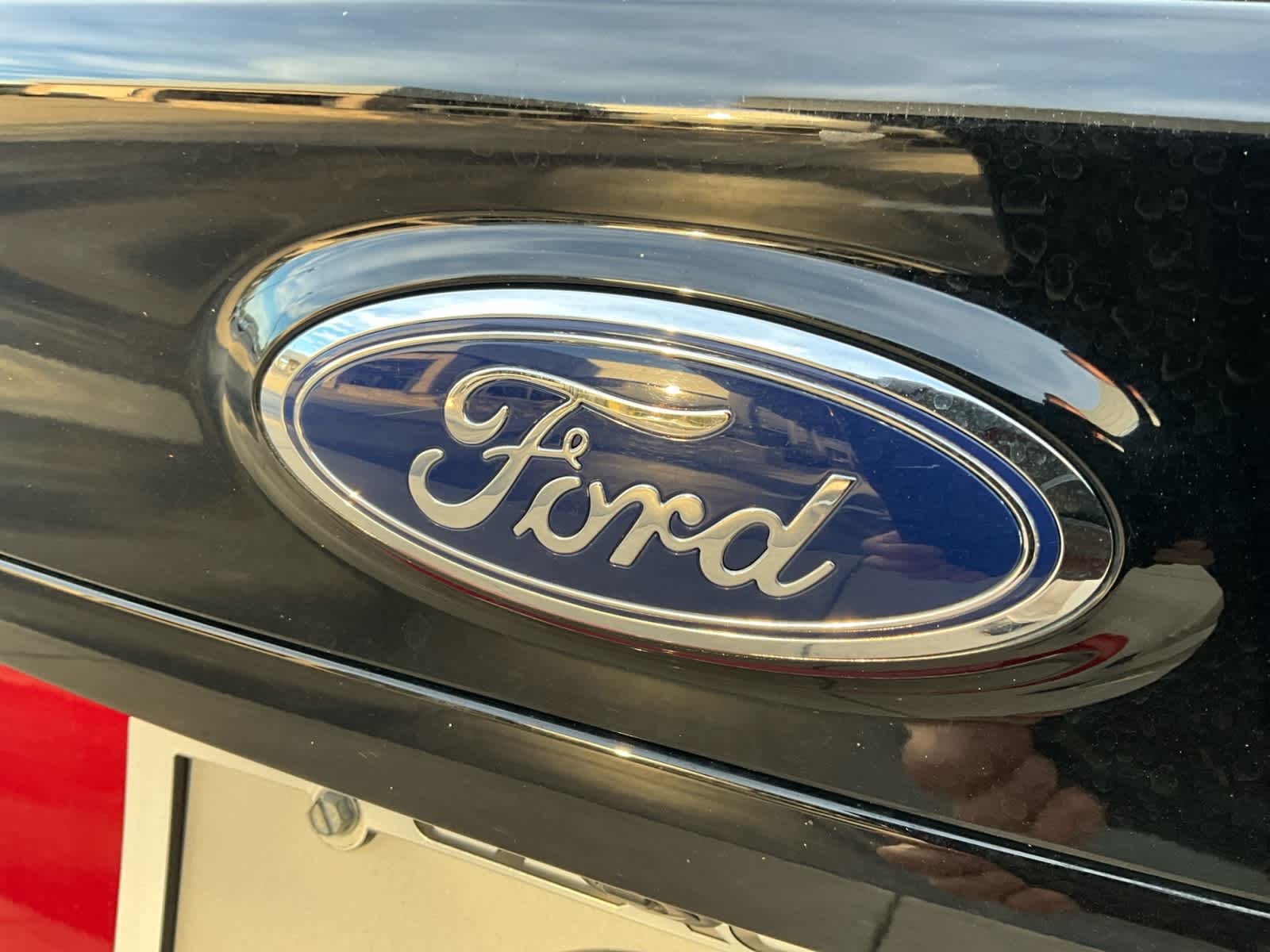 2019 Ford Edge ST 16