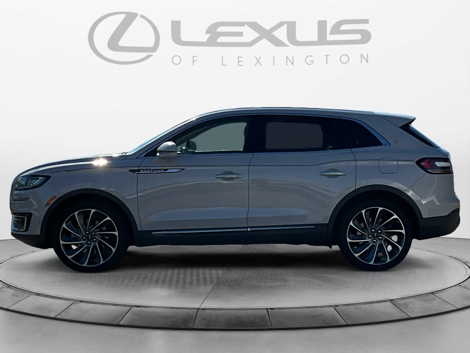 2019 Lincoln Nautilus Reserve 2