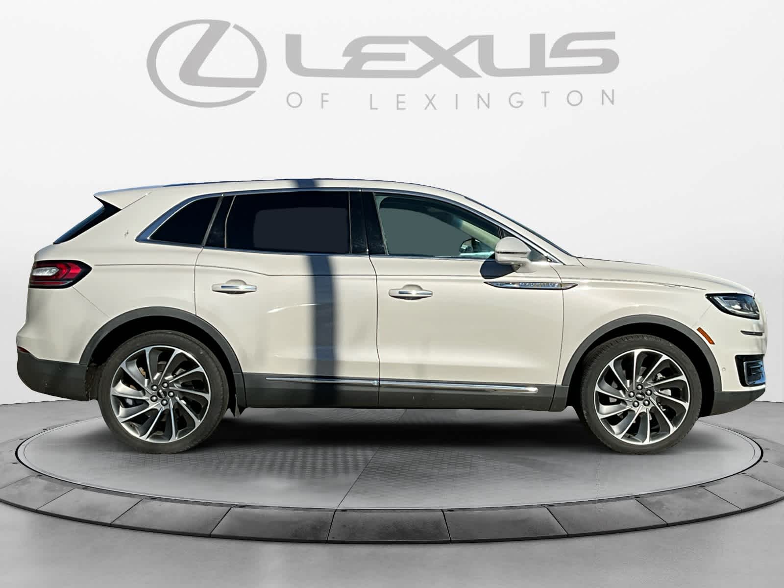 2019 Lincoln Nautilus Reserve 6