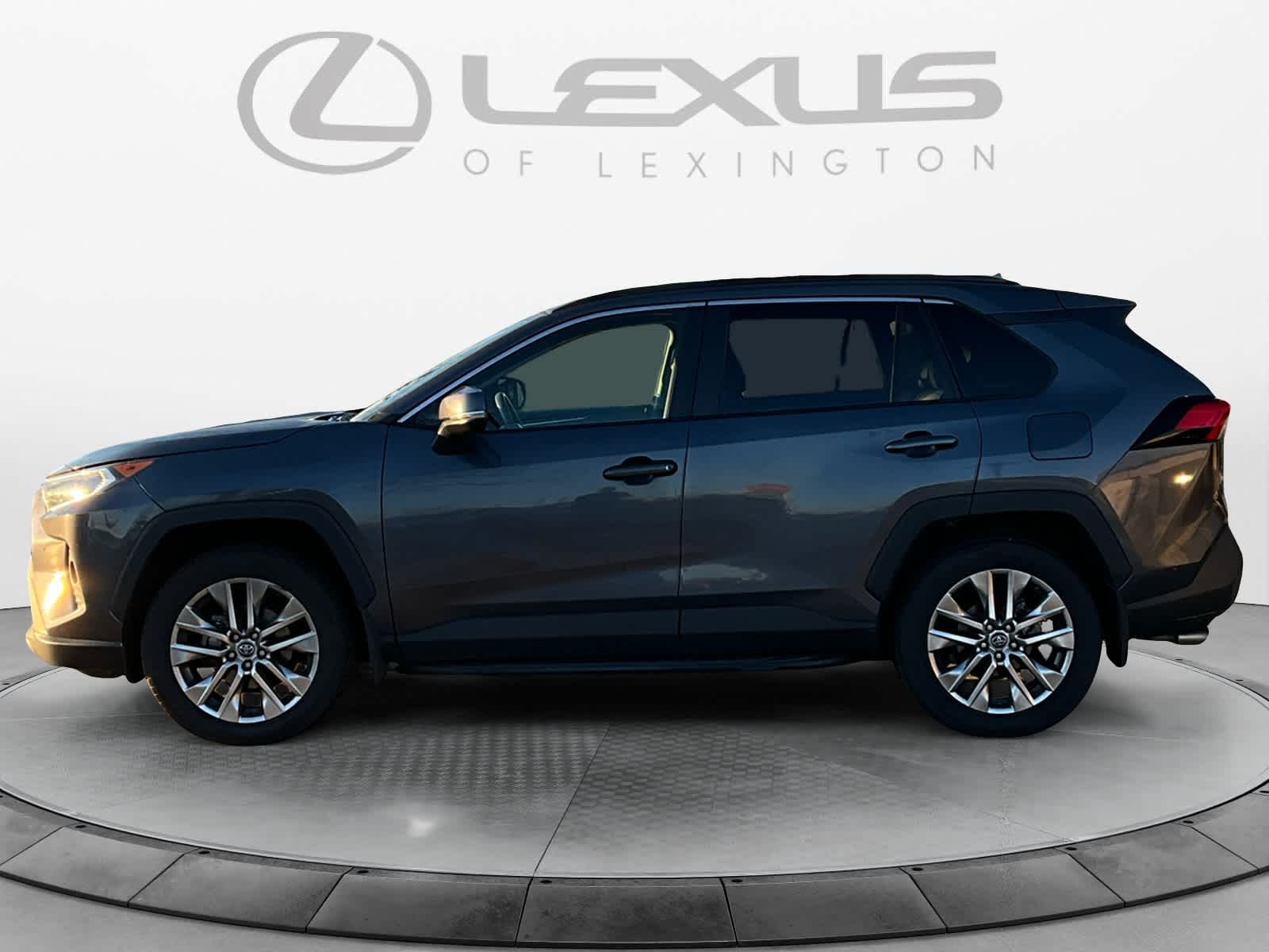 2019 Toyota RAV4 XLE Premium 2