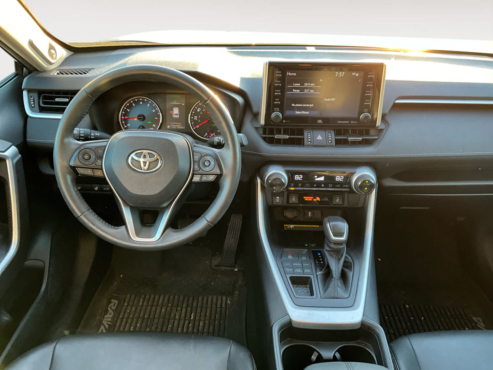 2019 Toyota RAV4 XLE Premium 10