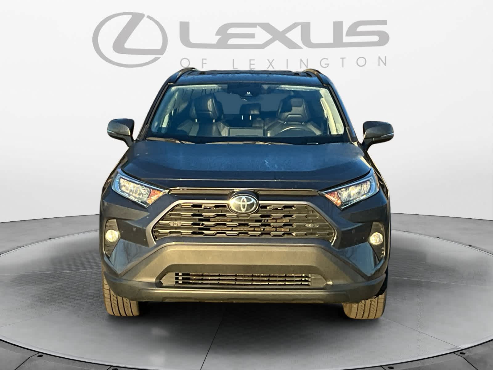 2019 Toyota RAV4 XLE Premium 8