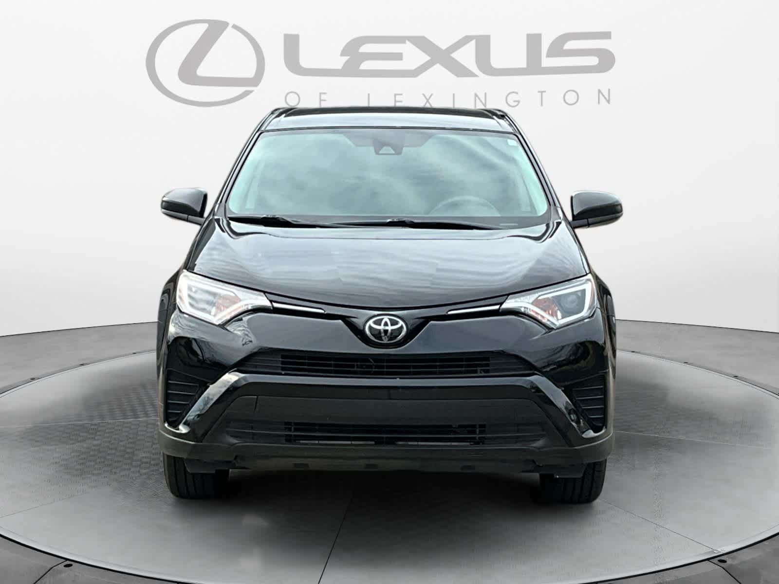 2018 Toyota RAV4 LE 8