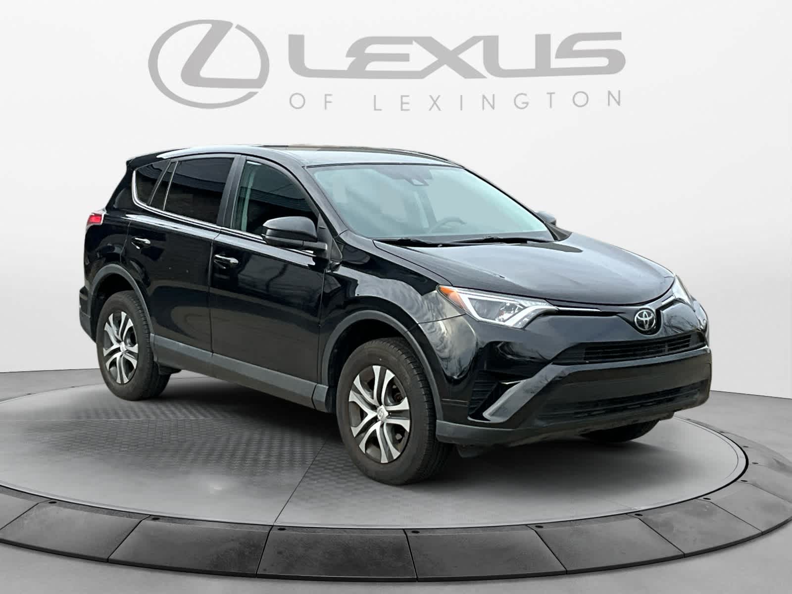 2018 Toyota RAV4 LE 7