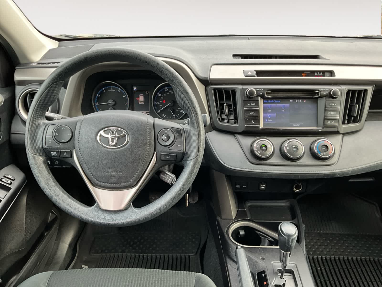 2018 Toyota RAV4 LE 10