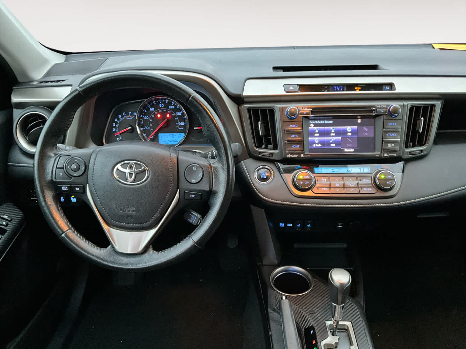 2015 Toyota RAV4 Limited 10