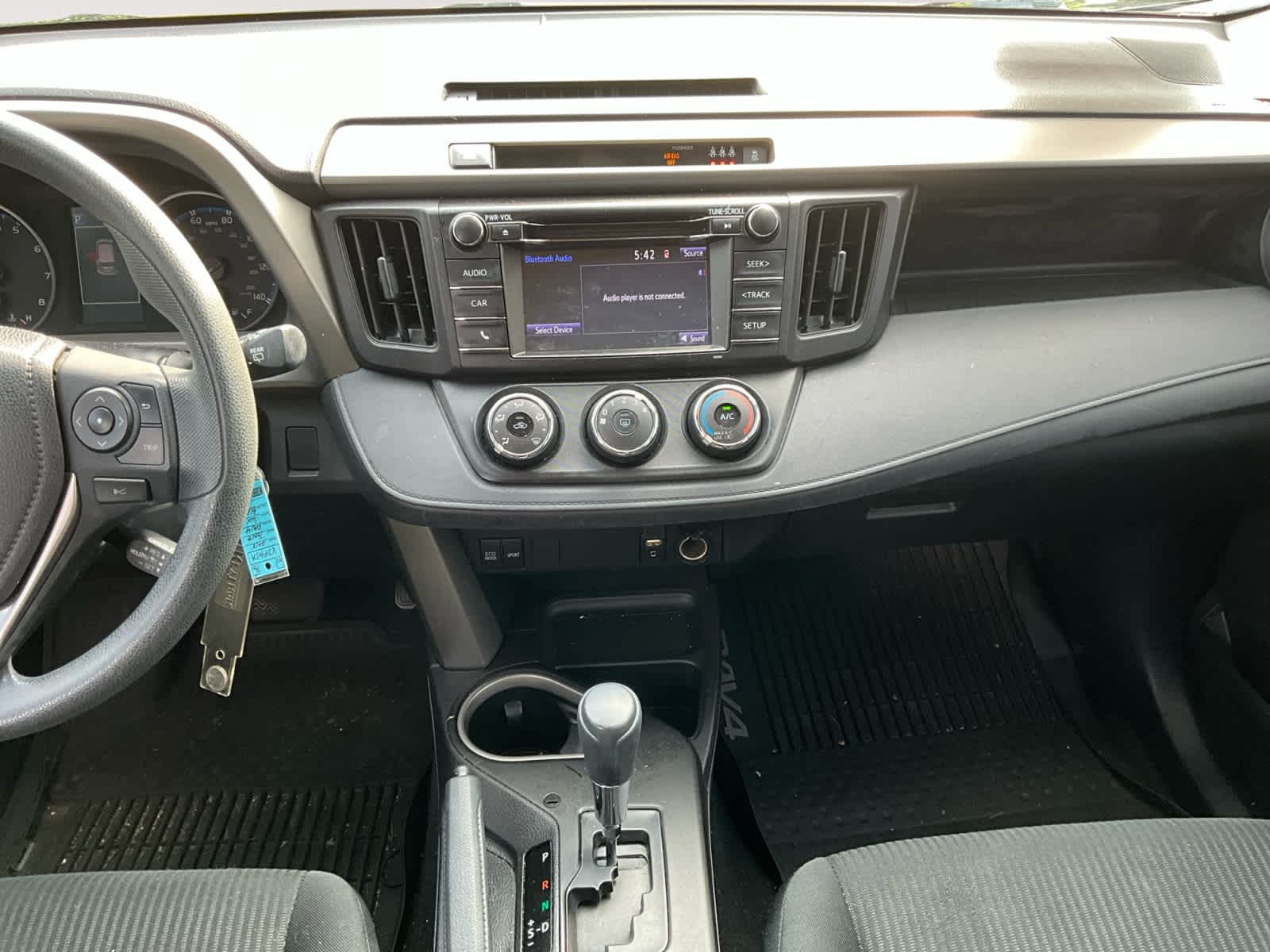 2018 Toyota RAV4 LE 11