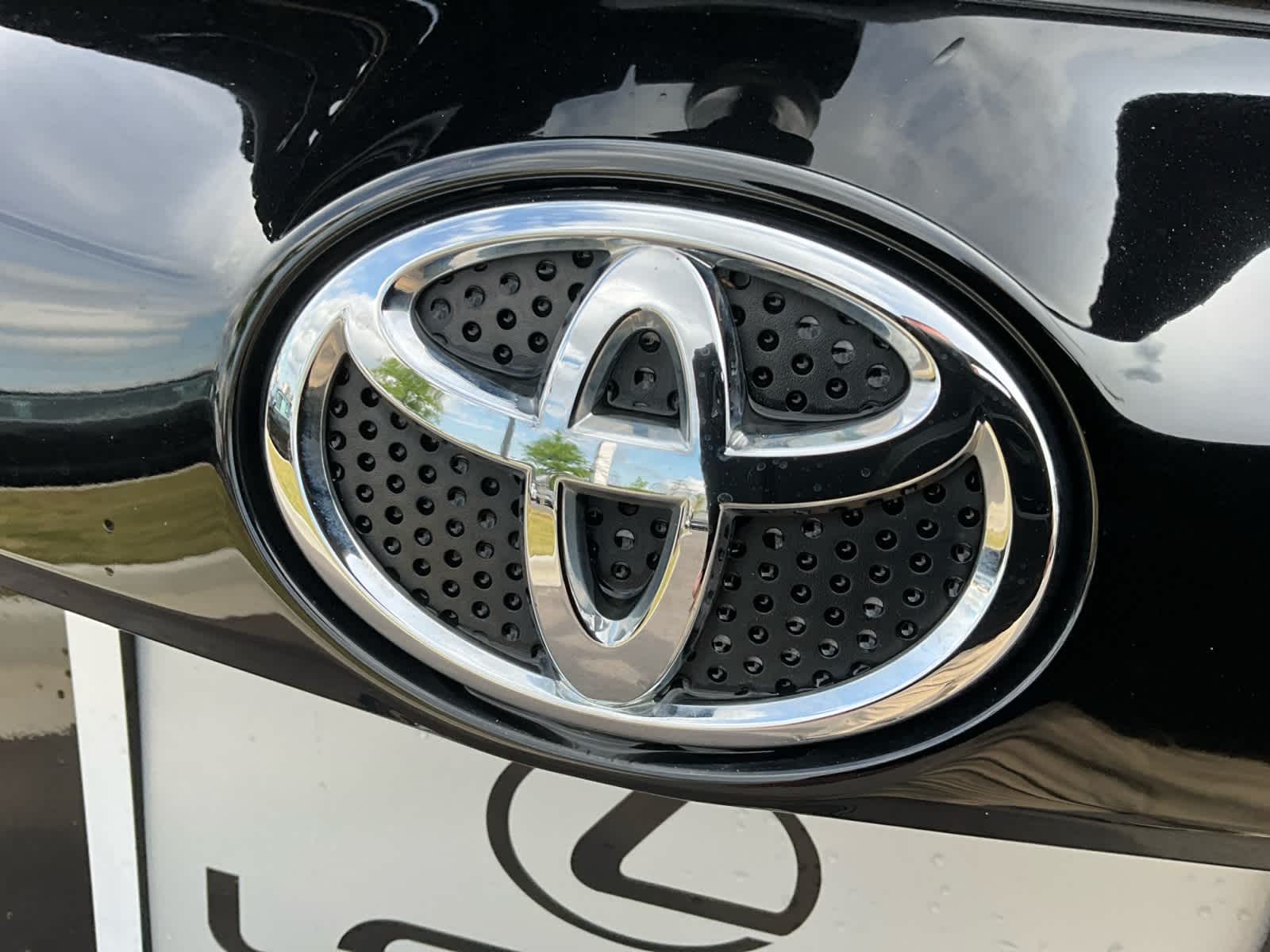 2018 Toyota RAV4 LE 16