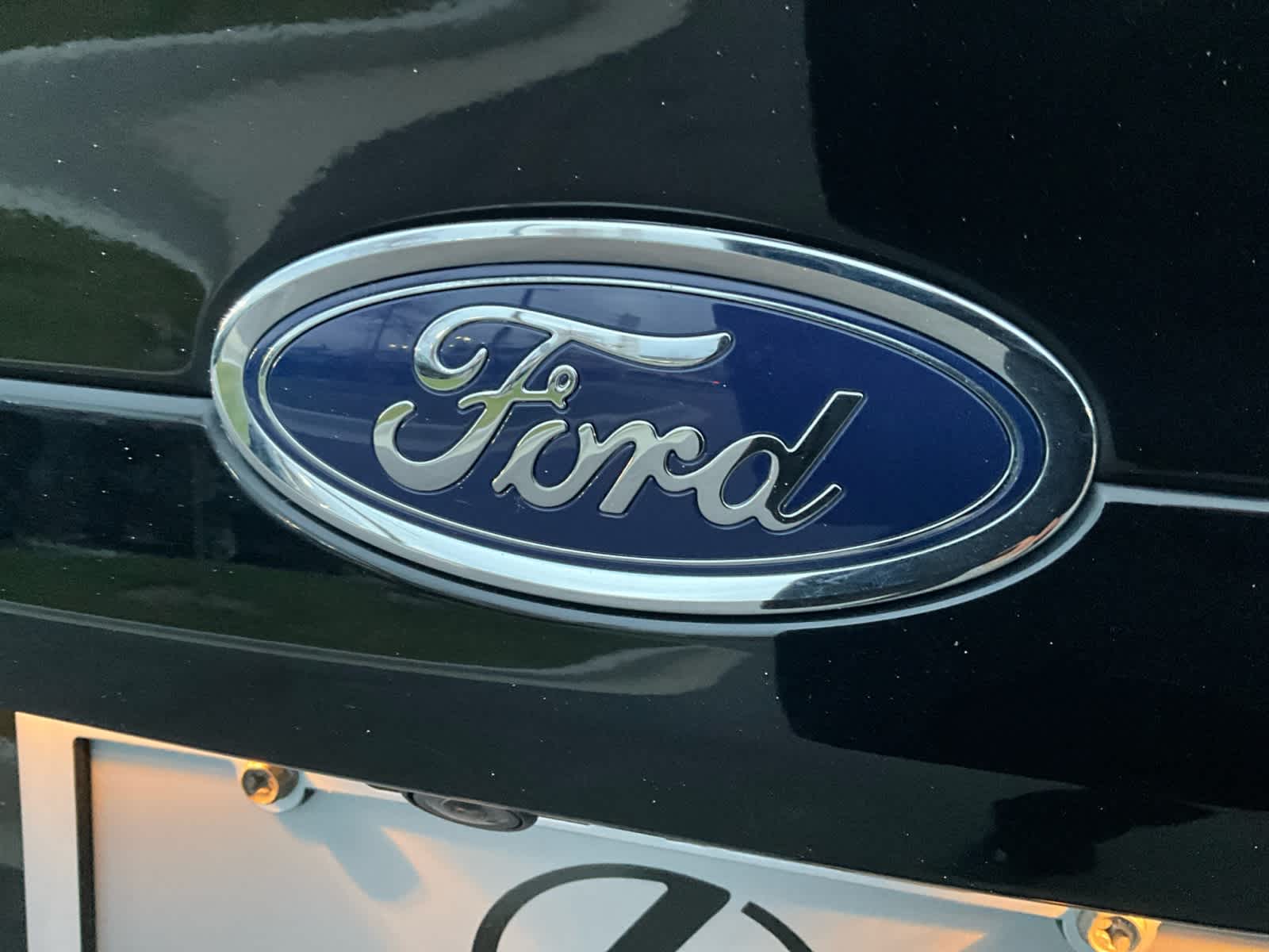 2016 Ford Fusion SE 16