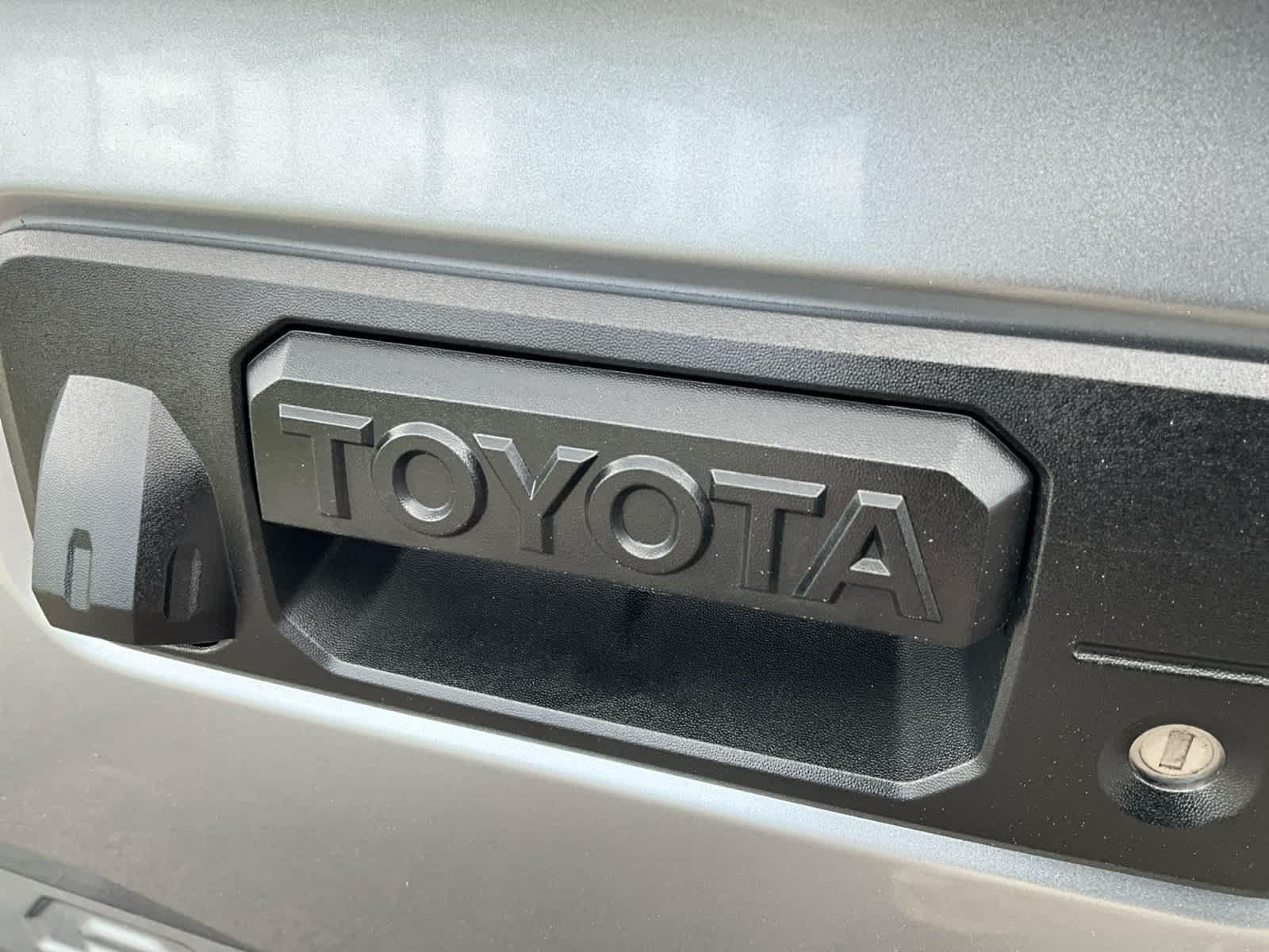 2022 Toyota Tacoma Limited Double Cab 5 Bed V6 AT 16