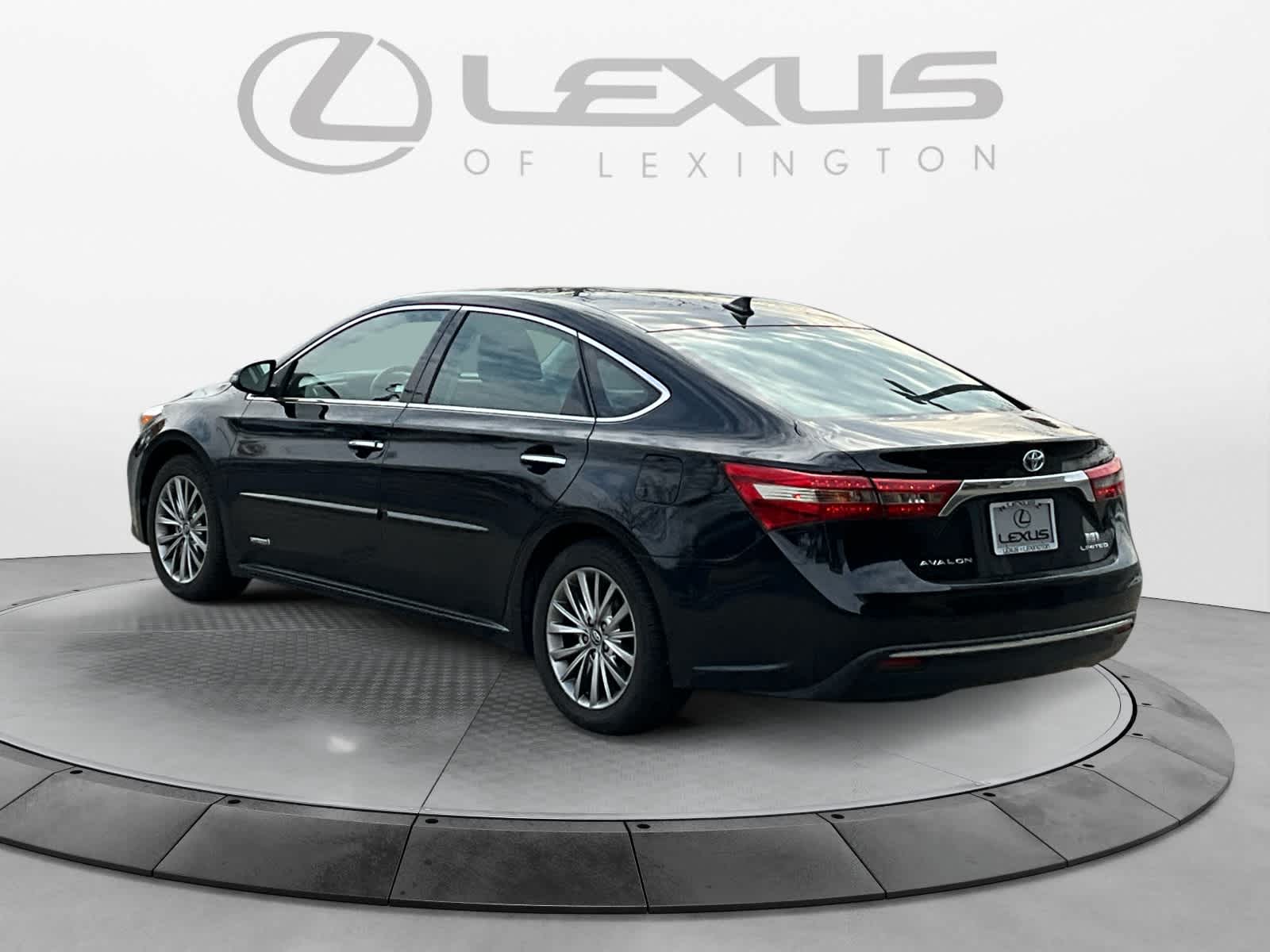 2016 Toyota Avalon Hybrid Limited 3