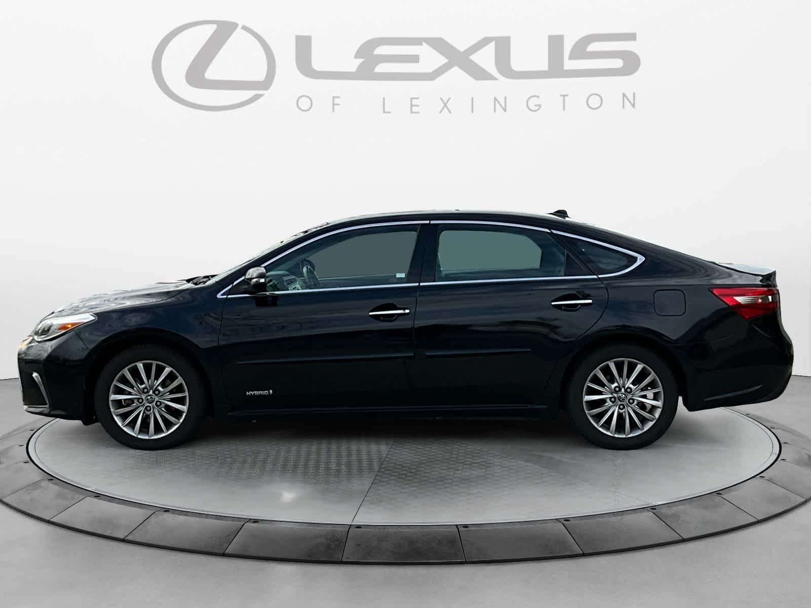 2016 Toyota Avalon Hybrid Limited 2