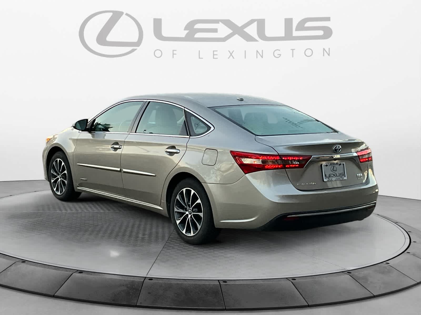 2016 Toyota Avalon Hybrid XLE Premium 3