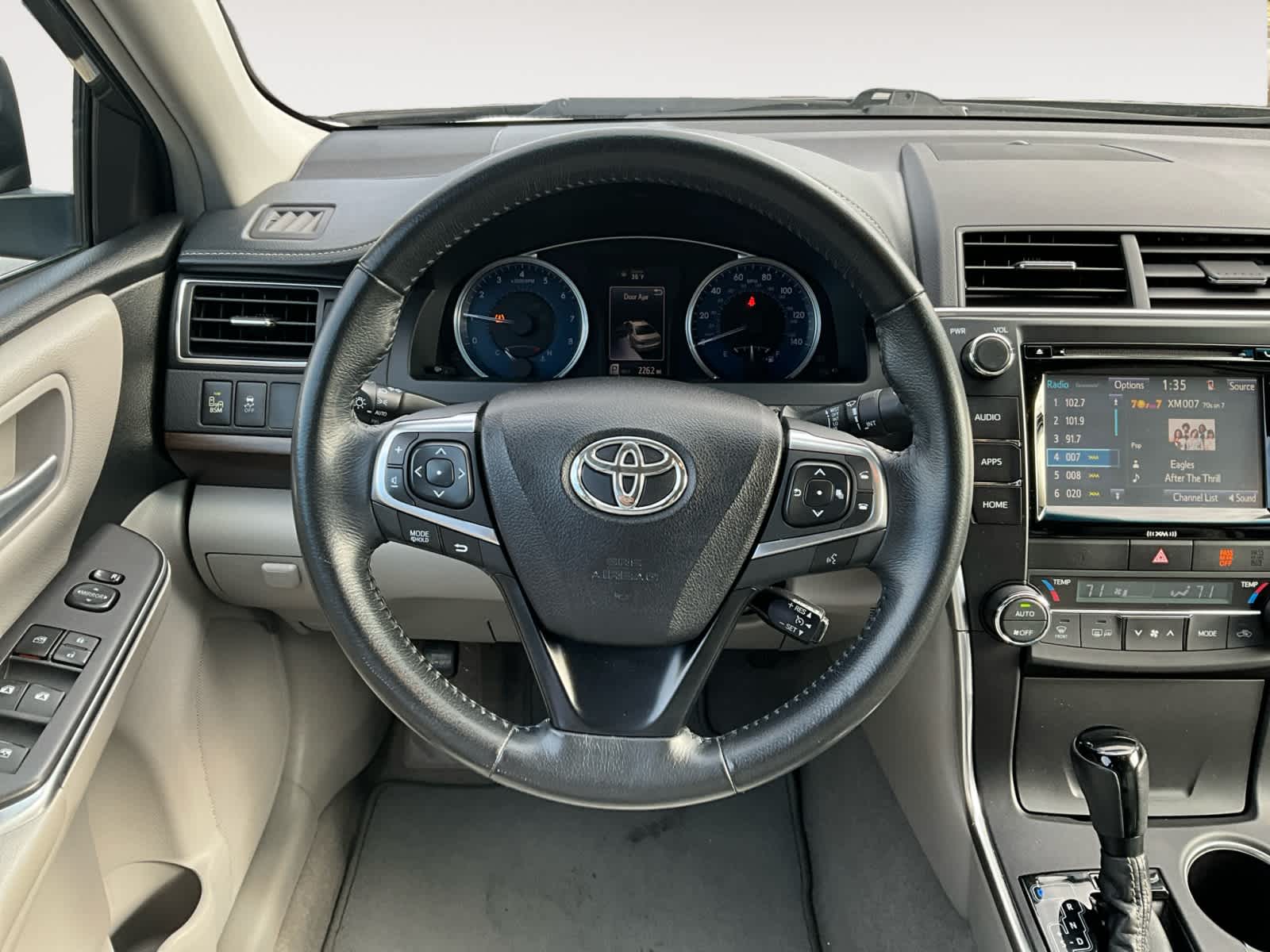 2016 Toyota Camry XLE 12